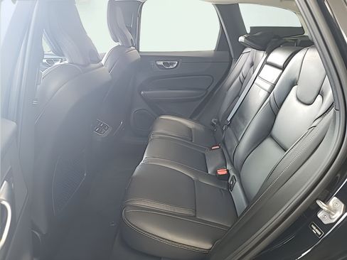 Used 2021 Volvo XC60 T5 Inscription AWD/4WD image 9
