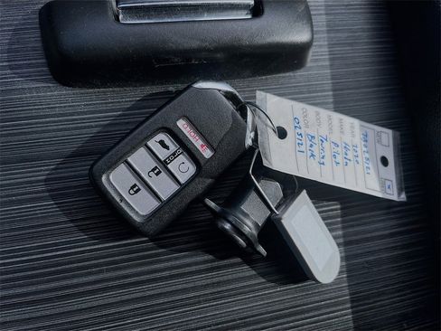 Used 2020 Honda Pilot Touring image 36