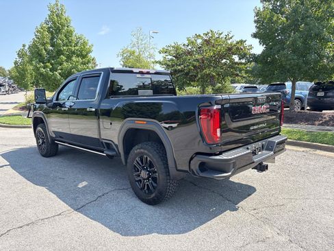 Used 2022 GMC Sierra 3500 Denali w/ Denali Black Diamond Edition AWD/4WD image 6