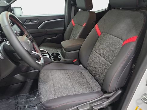 Used 2024 Chevrolet Colorado Z71 AWD/4WD image 13