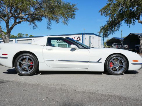 Used 2003 Chevrolet Corvette Convertible w/ Preferred Equipment Group1 image 12