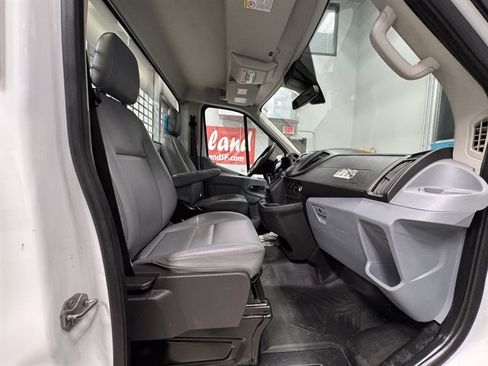 Used 2019 Ford Transit 250 138 RWD image 9