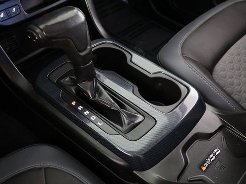 Used 2019 Chevrolet Colorado Z71 AWD/4WD image 22