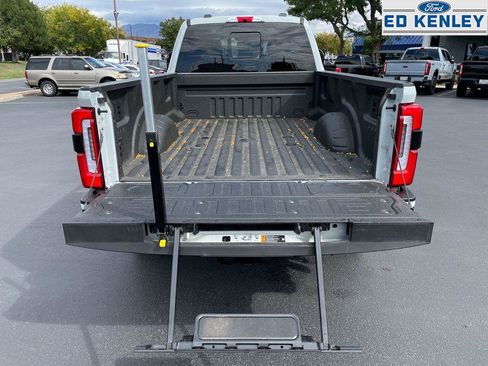Used 2025 Ford F350 Platinum image 39