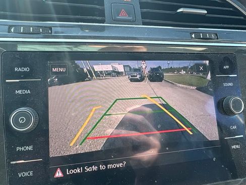Used 2019 Volkswagen Tiguan SE w/ Panoramic Sunroof Package AWD/4WD image 28