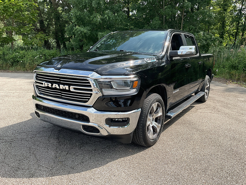 Used 2024 RAM 1500 Laramie AWD/4WD image 3