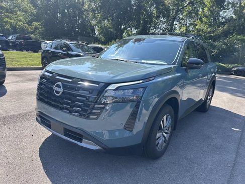 New 2026 Nissan Pathfinder SL FWD image 3