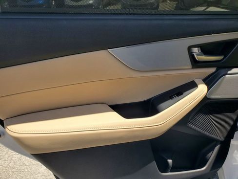 Certified 2025 Acura MDX FWD w/ Technology Package image 15