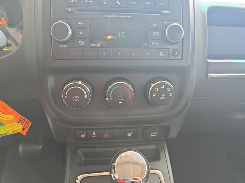 Used 2015 Jeep Patriot Latitude FWD image 25