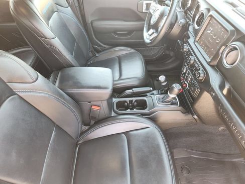 Used 2023 Jeep Wrangler Unlimited Rubicon 4xe w/ Cold Weather Group AWD/4WD image 15
