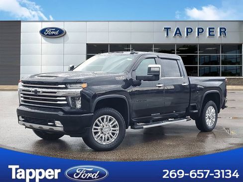 Used 2020 Chevrolet Silverado 2500 High Country w/ Technology Package AWD/4WD image 1