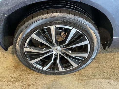 Used 2023 Volvo XC60 B5 Plus w/ Climate Package AWD/4WD image 10