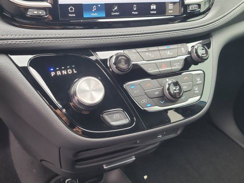 New 2026 Chrysler Pacifica Select image 20