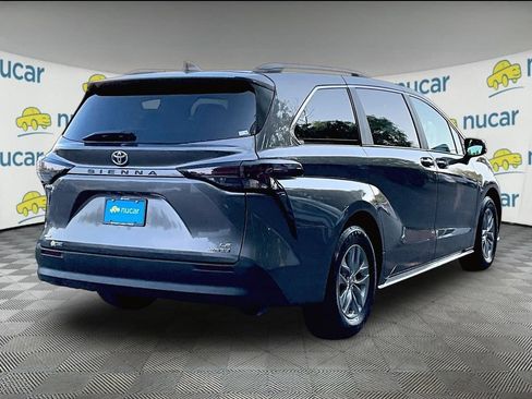 Used 2024 Toyota Sienna LE w/ LE Plus Package AWD/4WD image 6