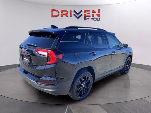 Used 2022 GMC Terrain SLT w/ Infotainment Package II image 6