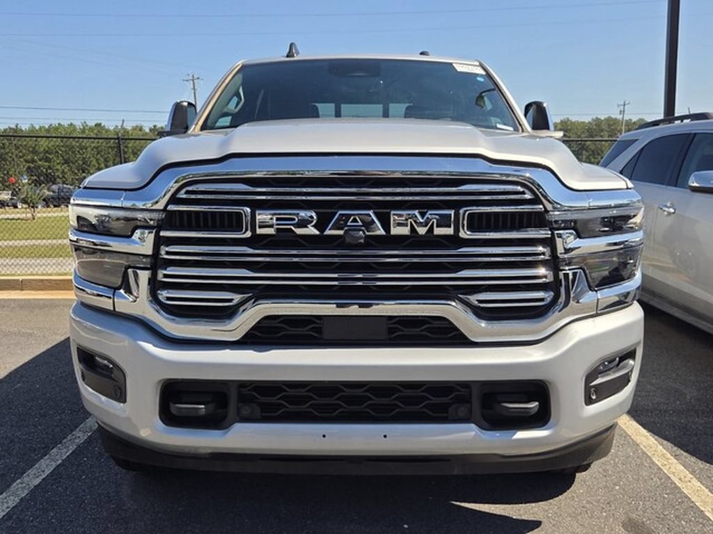 Used 2026 RAM 2500 Laramie AWD/4WD image 2