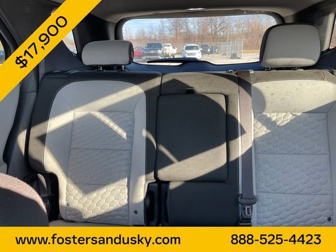 Used 2020 Chevrolet Equinox LT w/ Driver Convenience Package image 16