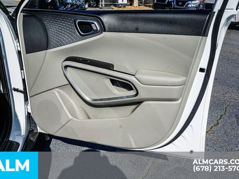 Used 2025 Kia Soul LX FWD image 49