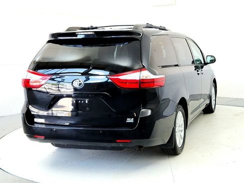 Certified 2017 Toyota Sienna XLE Premium AWD/4WD image 5