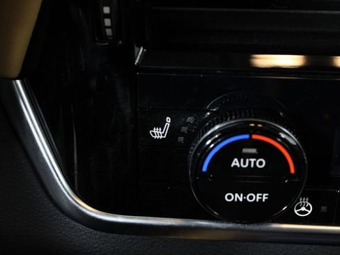 Certified 2021 Nissan Rogue Platinum FWD image 27