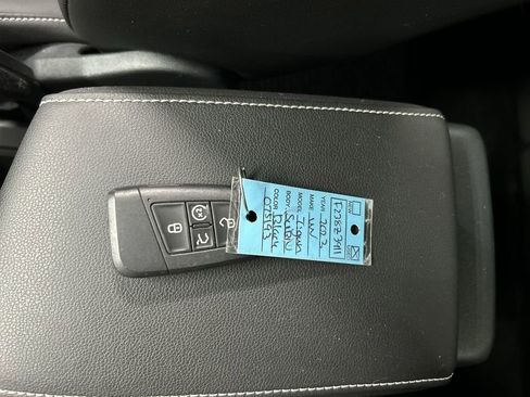 Certified 2023 Volkswagen Tiguan SE AWD/4WD image 12