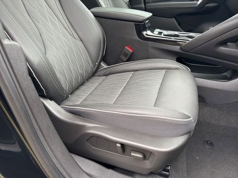 Certified 2023 Buick Envision Avenir image 18