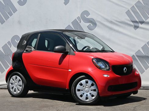 Used 2017 smart fortwo electric drive image 3
