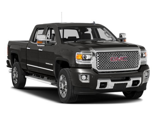 Used 2017 GMC Sierra 2500 Denali w/ Suspension Package, Off-Road AWD/4WD image 9