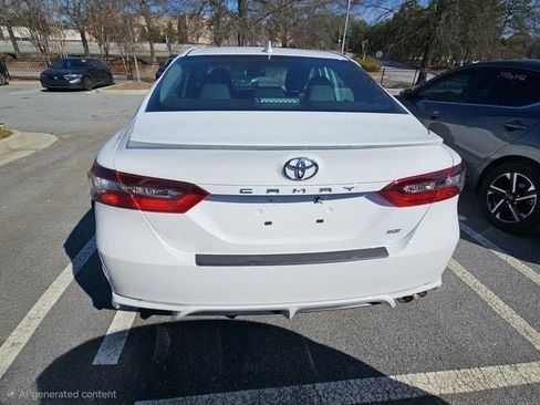 Used 2024 Toyota Camry SE image 39