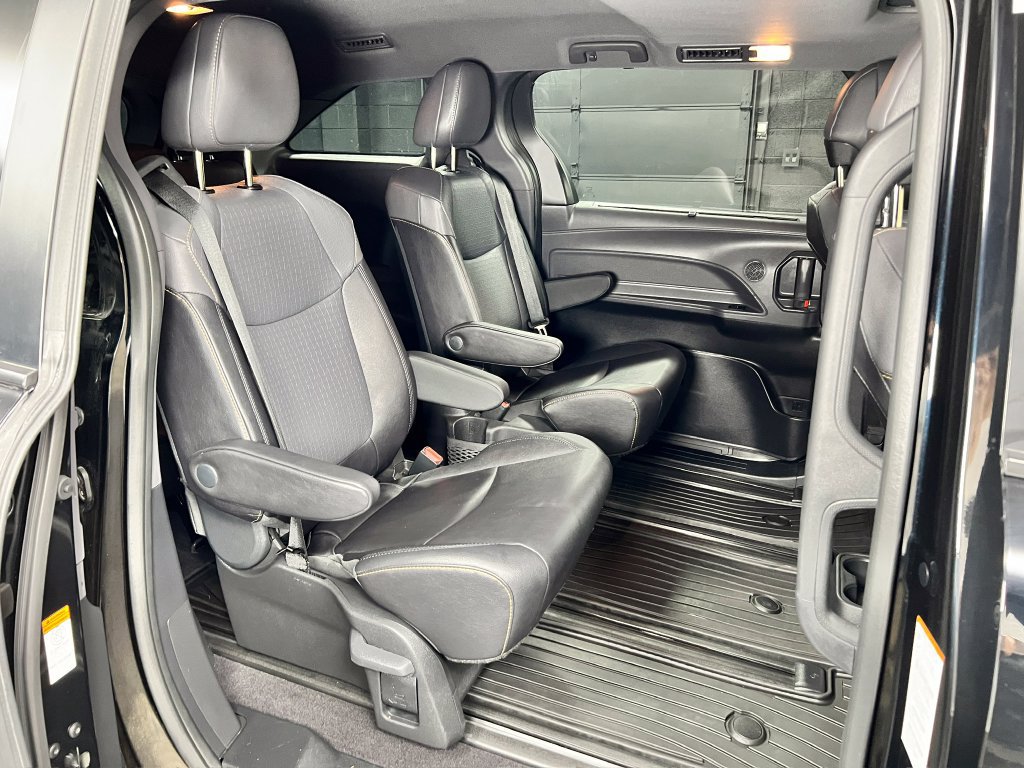 Used 2024 Toyota Sienna XLE Woodland Edition AWD/4WD image 19