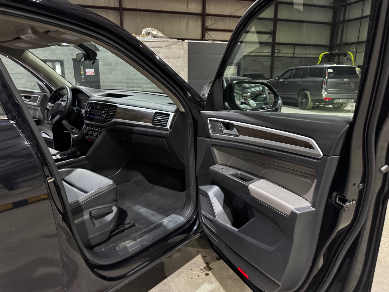 Used 2022 Volkswagen Atlas SE FWD image 25