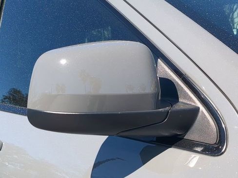 Used 2022 Jeep Grand Cherokee Laredo X image 12