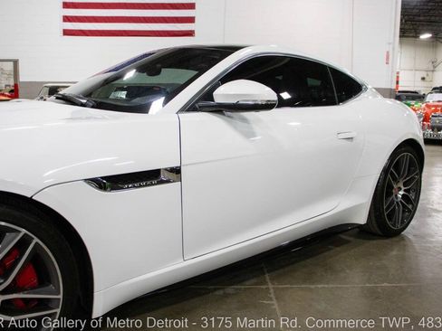 Used 2018 Jaguar F-TYPE R-Dynamic AWD/4WD image 21