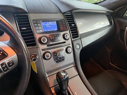 Used 2014 Ford Taurus SEL FWD image 23