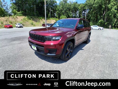 Used 2023 Jeep Grand Cherokee L Laredo AWD/4WD image 7