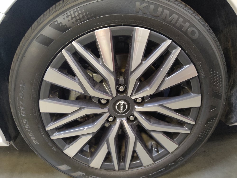Used 2025 Nissan Altima 2.5 SV FWD image 31