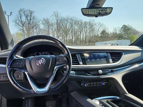 Used 2024 Buick Enclave Premium image 20