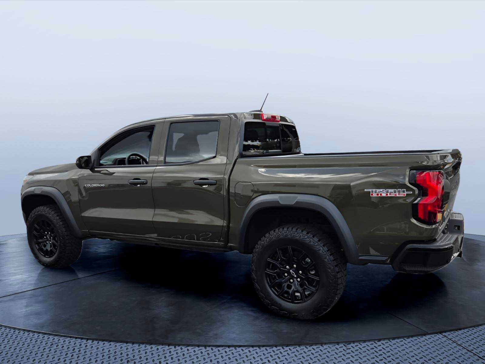 Used 2024 Chevrolet Colorado Trail Boss AWD/4WD image 5