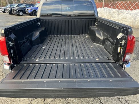 Used 2018 Toyota Tacoma SR5 image 30