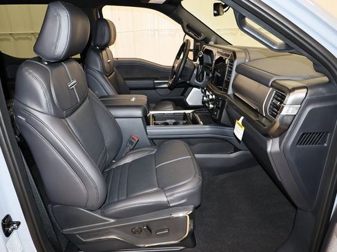 New 2025 Ford F350 Platinum w/ FX4 Off-Road Package image 16