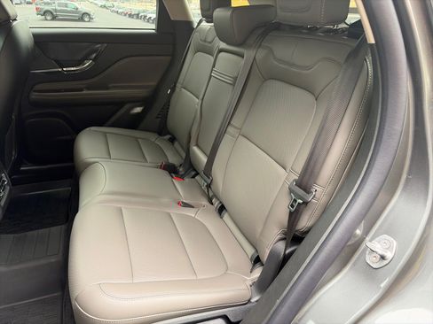 Used 2025 Lincoln Corsair AWD w/ Equipment Group 101A image 11