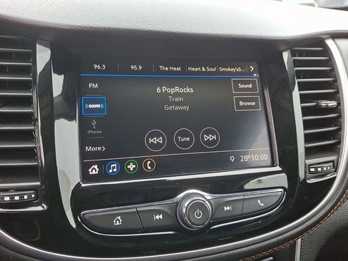 Used 2021 Chevrolet Trax LT w/ LT Convenience Package image 19