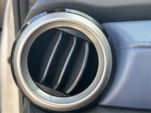 Used 2023 Nissan Versa SV image 31