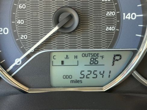 Used 2016 Toyota Corolla LE FWD image 16