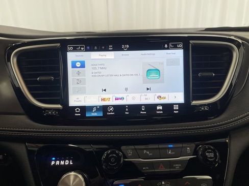 New 2026 Chrysler Pacifica Select image 23