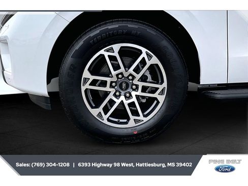 New 2026 Ford Expedition Max Active RWD image 7