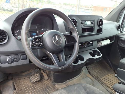 Used 2020 Mercedes-Benz Sprinter 2500 image 7