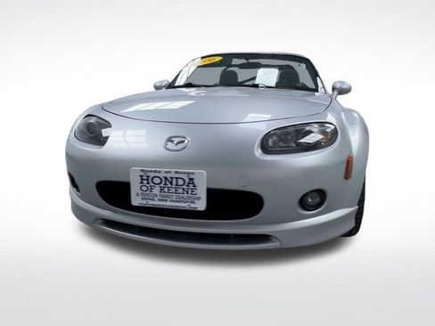 Used 2006 MAZDA MX-5 Miata Grand Touring w/ Premium Pkg RWD image 3