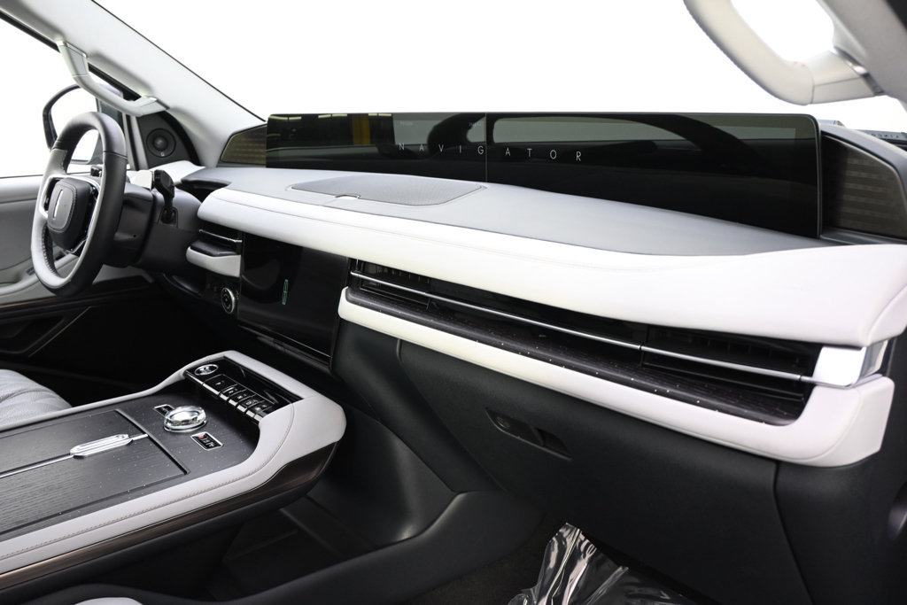 New 2026 Lincoln Navigator Black Label AWD/4WD image 15