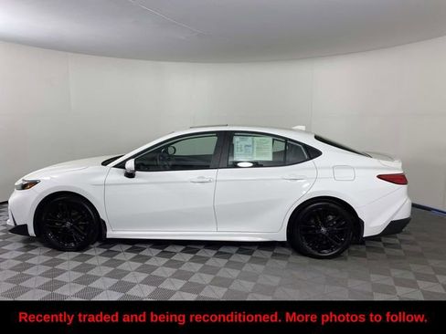 Used 2025 Toyota Camry SE w/ Convenience Package AWD/4WD image 5